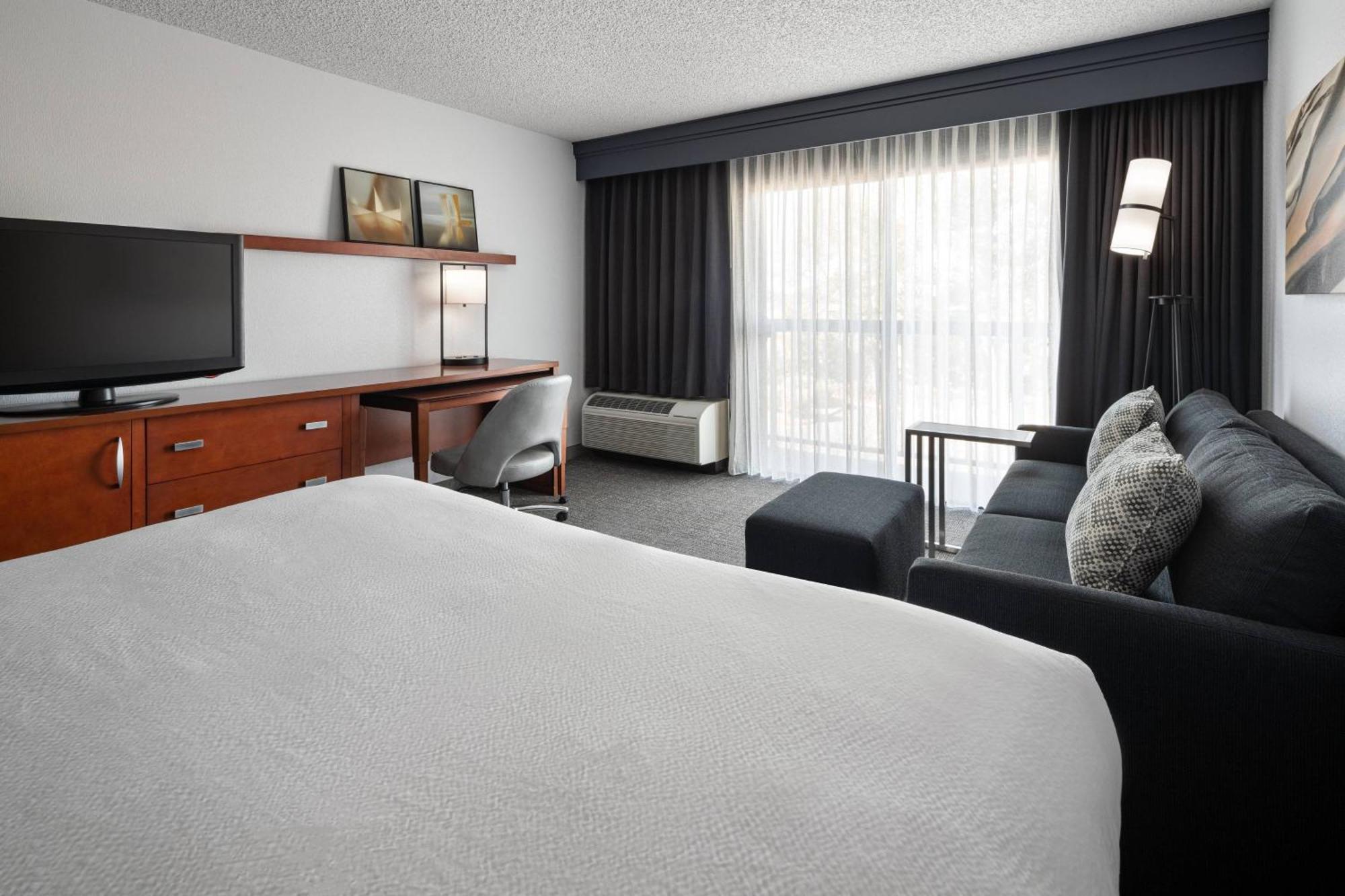 Courtyard Sacramento Hotel 3*